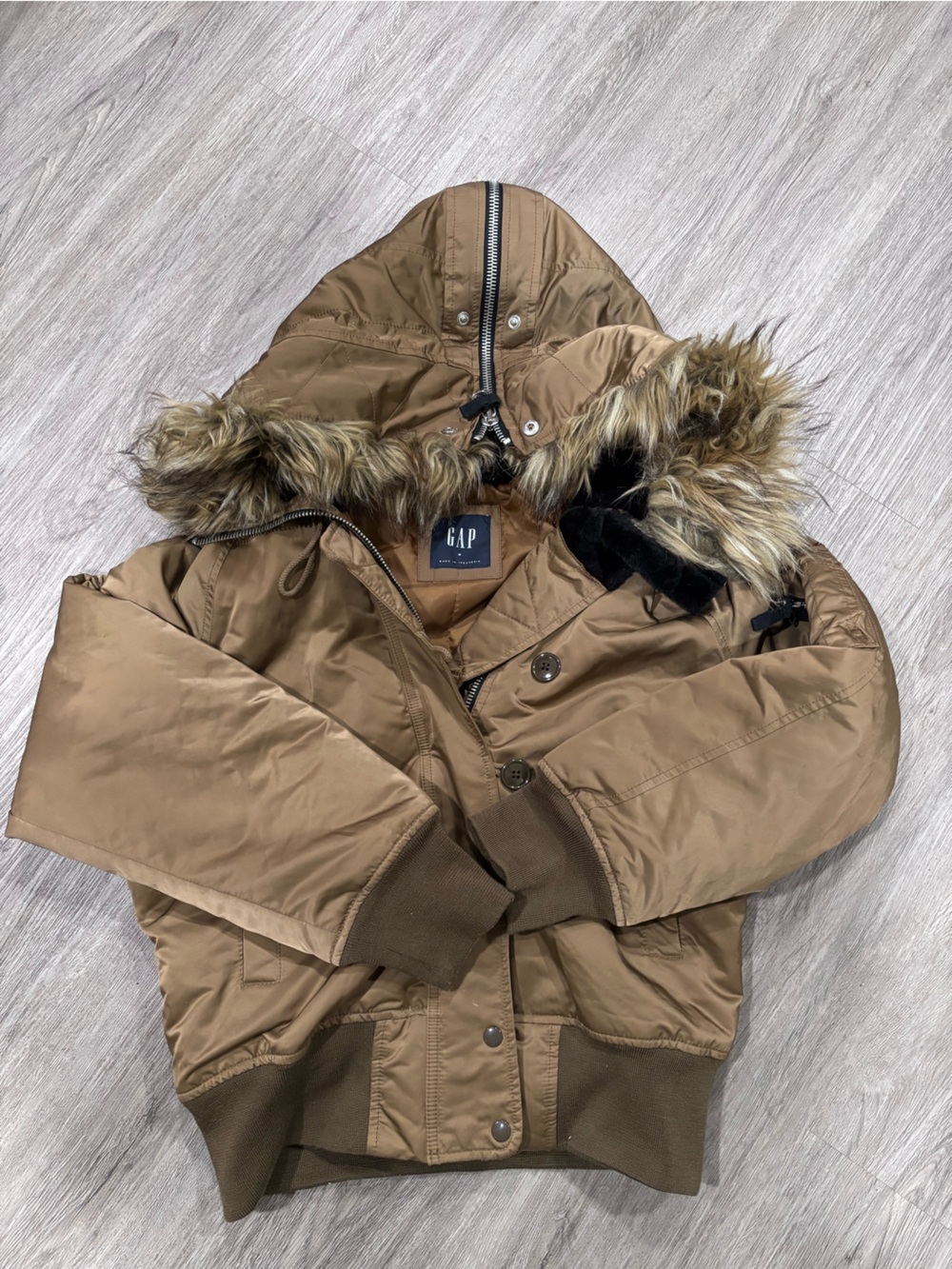 GAP Women’s faux fur bomber jacket